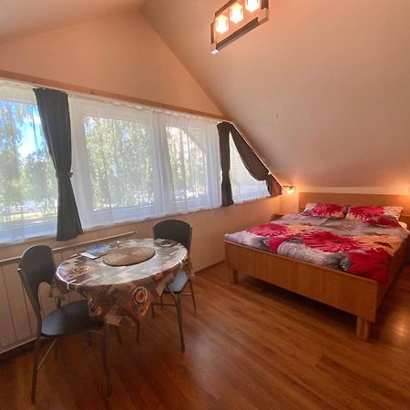 Elso Fecske Apartmanok Siófok Esterno foto
