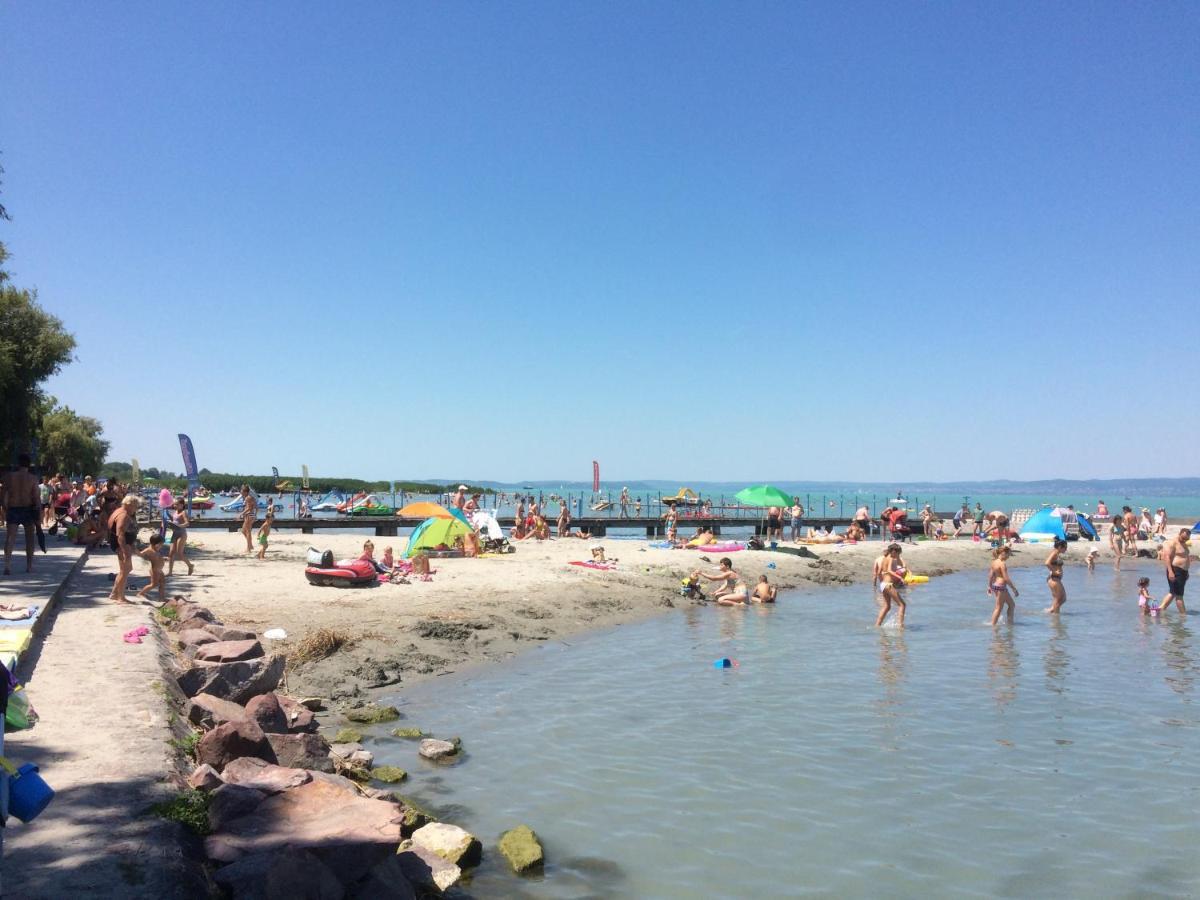 Elso Fecske Apartmanok Siófok Esterno foto