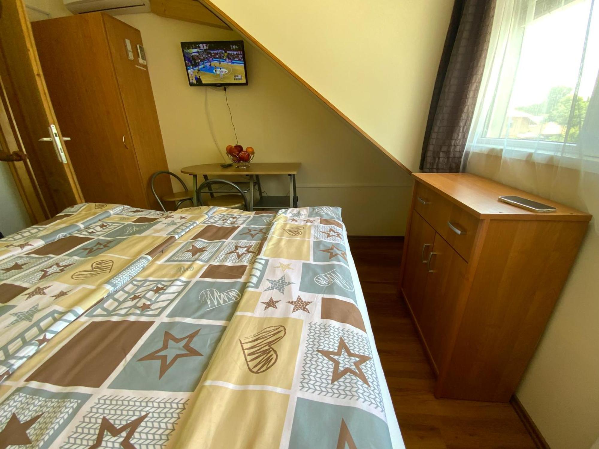 Elso Fecske Apartmanok Siófok Esterno foto