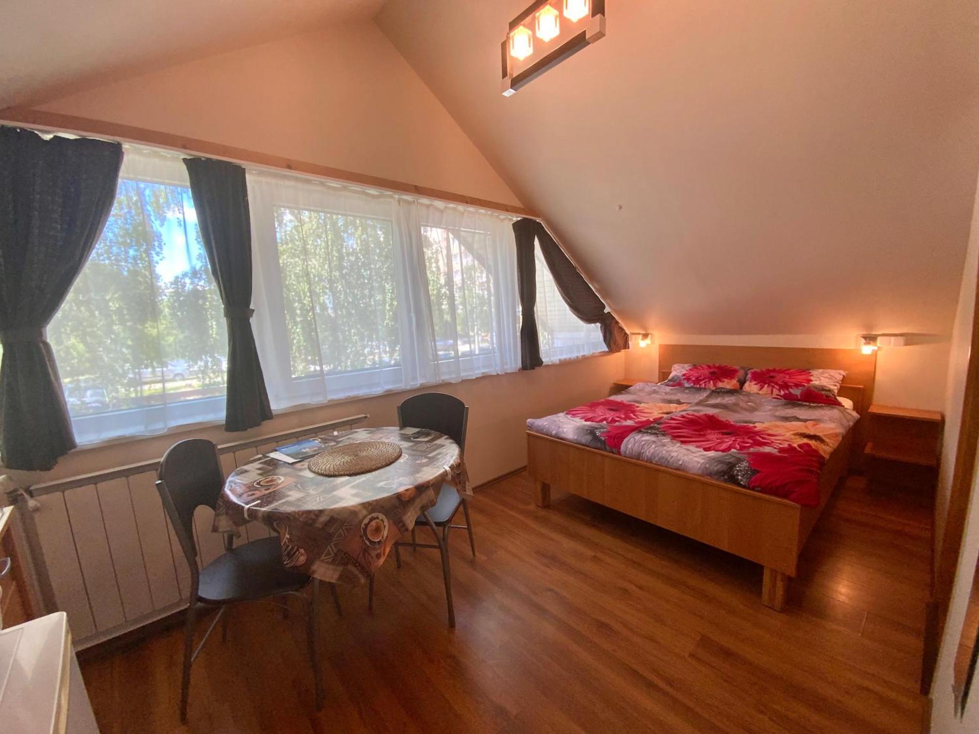 Elso Fecske Apartmanok Siófok Esterno foto