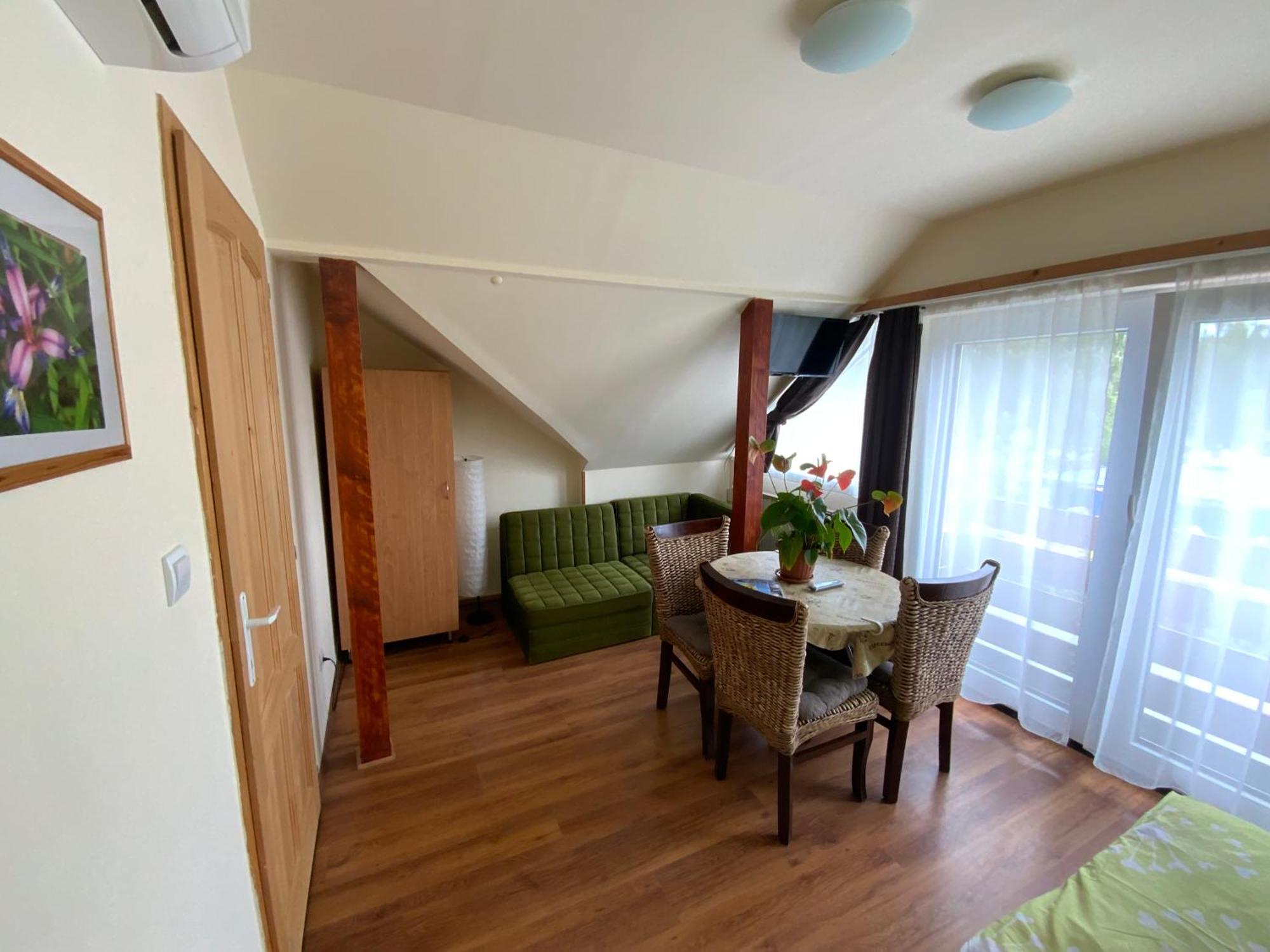 Elso Fecske Apartmanok Siófok Esterno foto