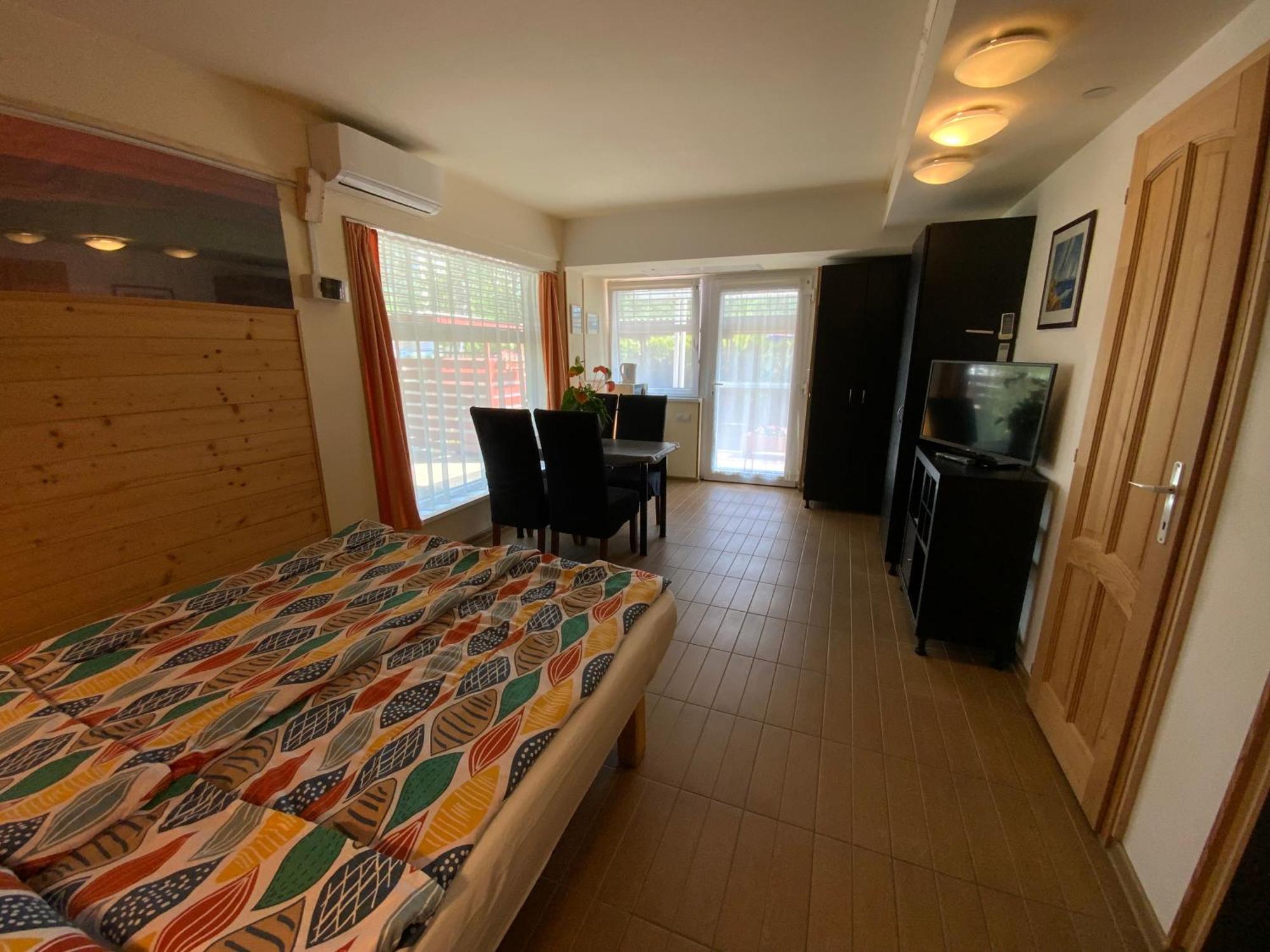 Elso Fecske Apartmanok Siófok Esterno foto