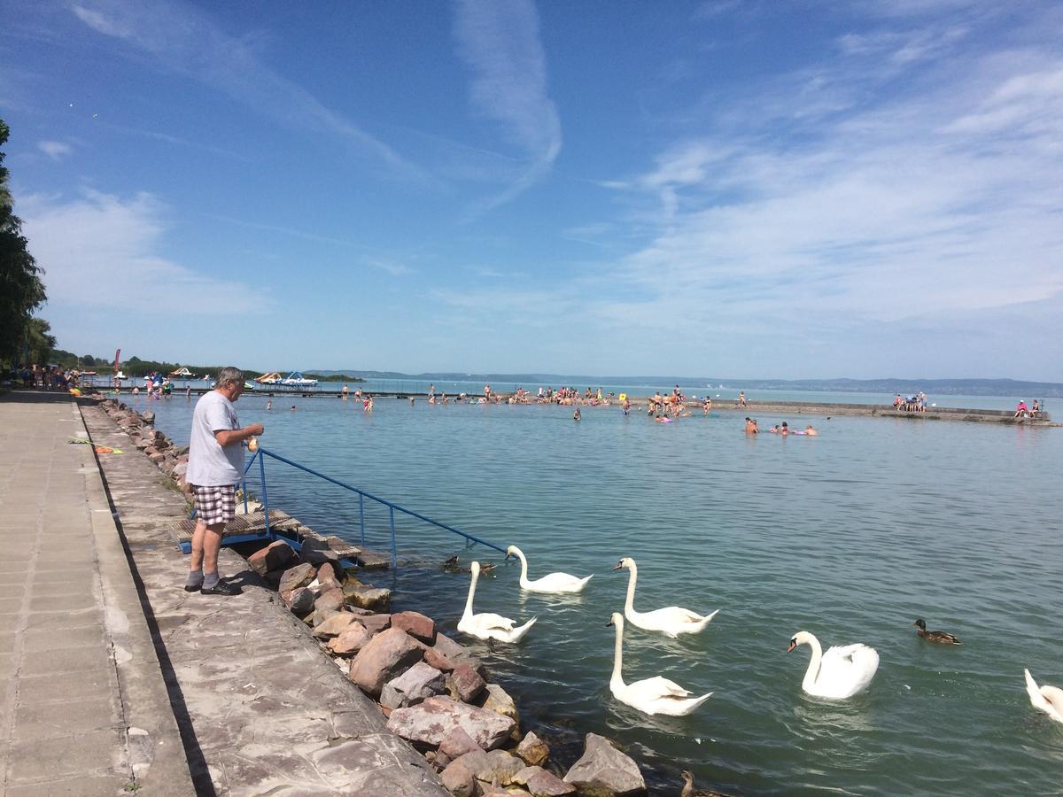 Elso Fecske Apartmanok Siófok Esterno foto