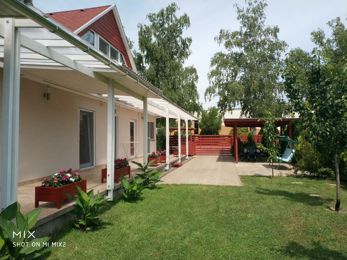 Elso Fecske Apartmanok Siófok Esterno foto